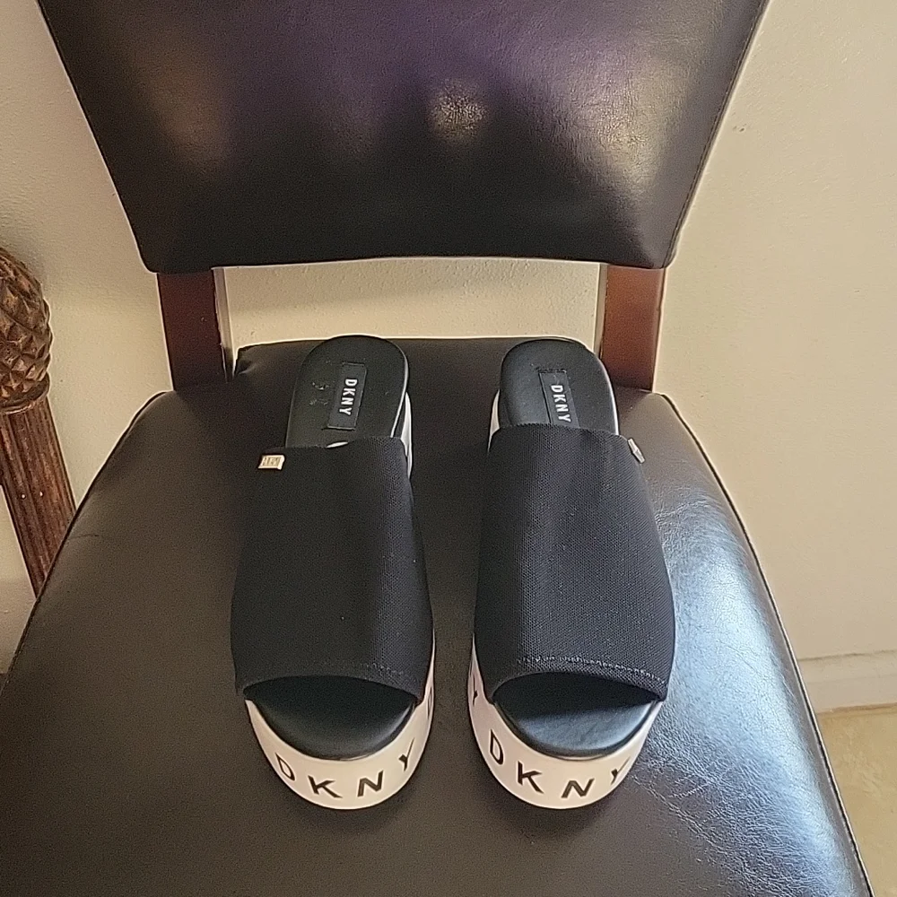 DKNY wedge flats - Picture 2 of 5